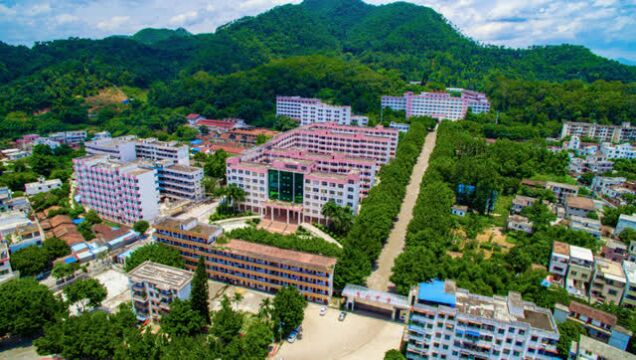 德庆香山中学建校90周年献礼片