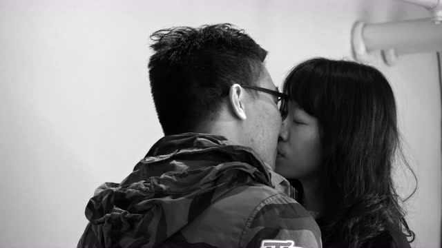 你敢和陌生人接吻吗？