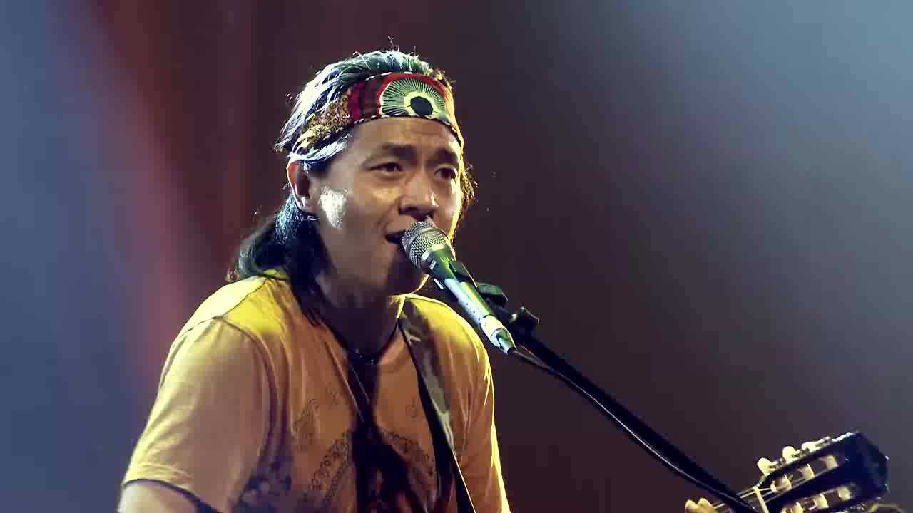 痛仰乐队的音乐串烧现场的感觉实在是太棒了不愧是玩摇滚的