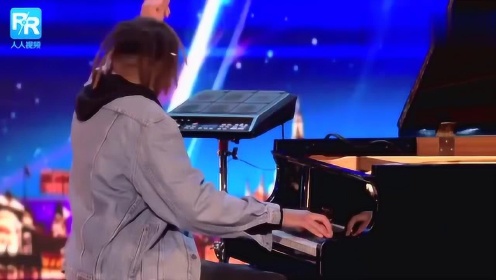《英国达人秀》上来了一位叫TokioMyers的参赛者，一个钢琴音全场沸腾
