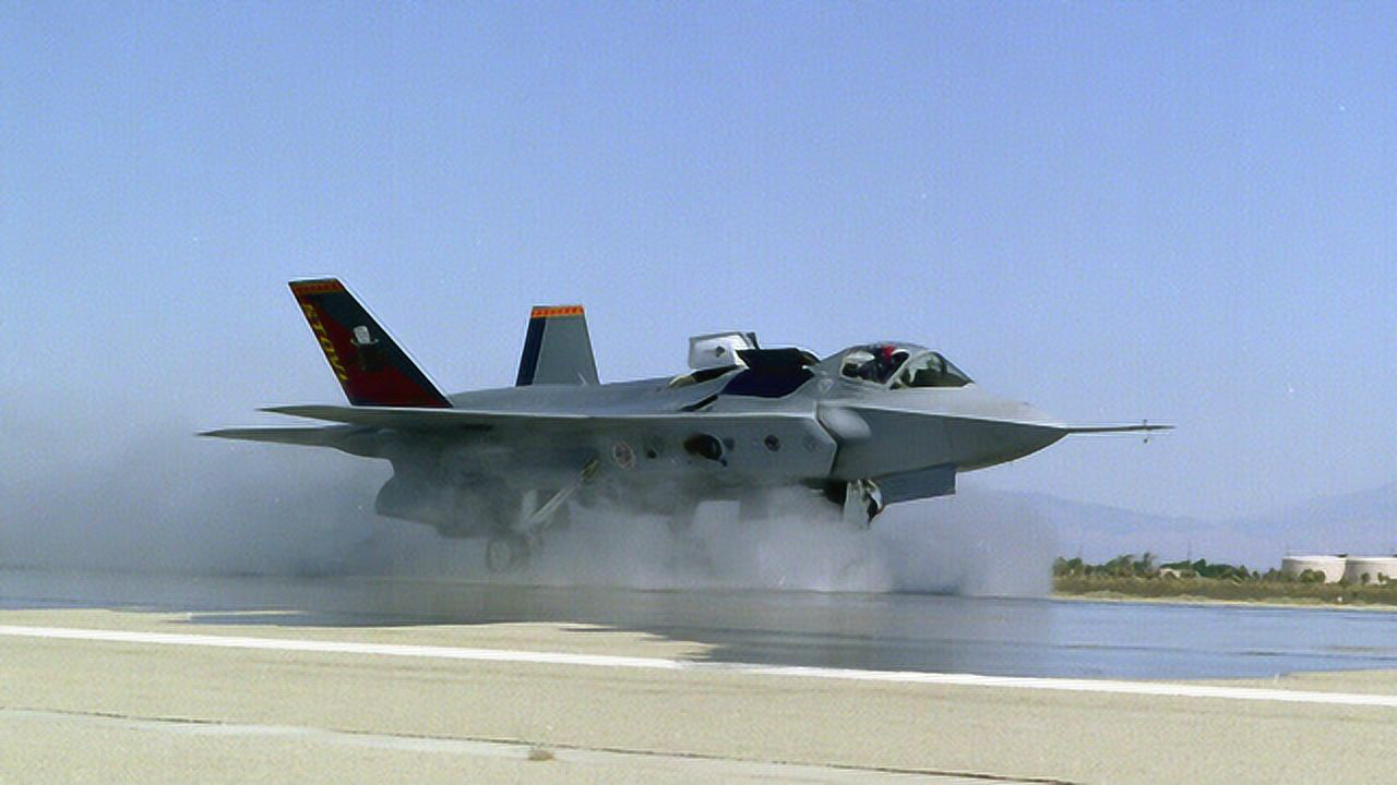 美军f35最新航展视频,垂直起降,震撼你的双眼!