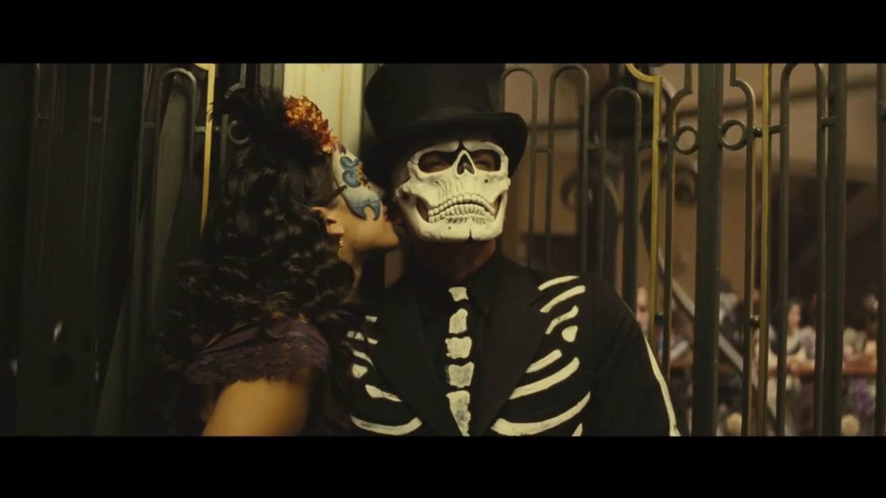 电影寻梦环游记中的亡灵节真的这样美吗真实的景象是这样的