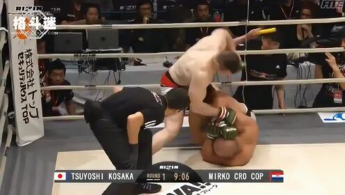 米尔克1分钟KO日本拳手，眼睛被打的睁不开！