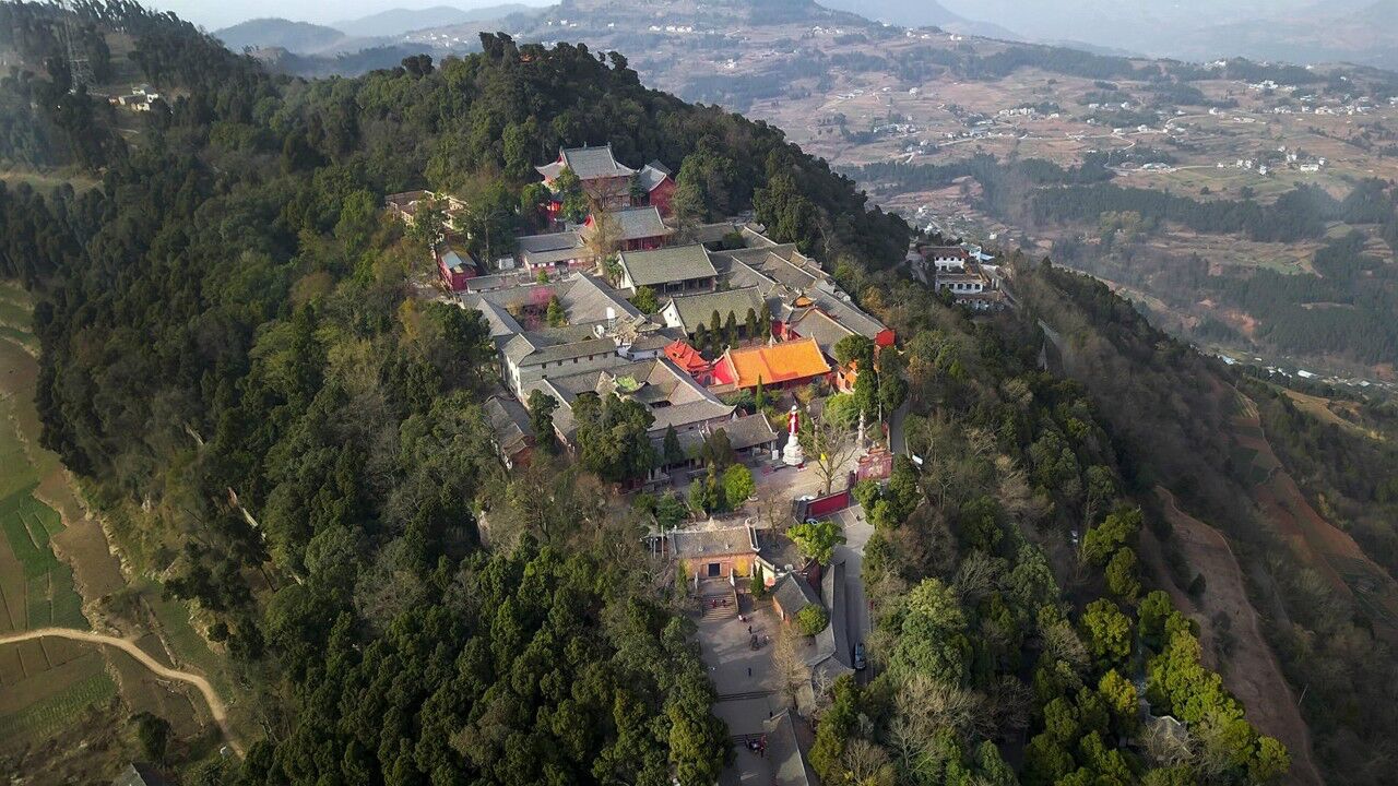 航拍川西胜景云顶石城慈云寺