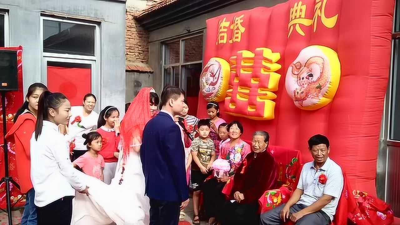 农村结婚现场,主持人段子不断,爆笑不断_腾讯视频