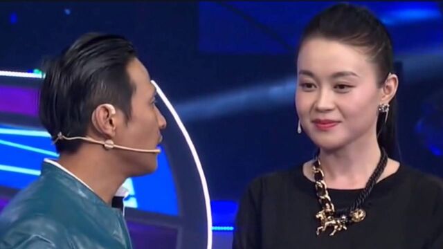 宋小宝现场疯狂表白关婷娜,一首歌唱的女神脸都红了!现场观众起哄