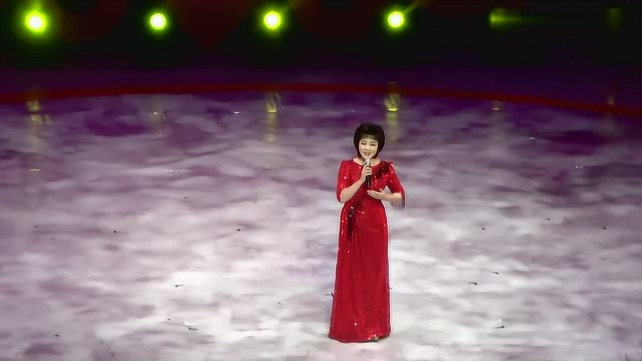 梅派青衣李勝素唱功真是了得一曲梨花頌唱得真是太好了