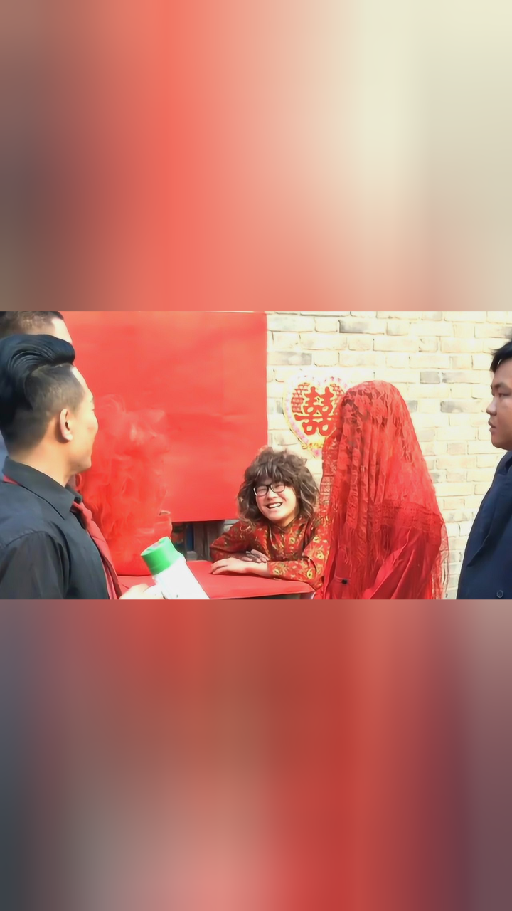 农村二傻子结婚二货司仪这是挑事的节奏啊