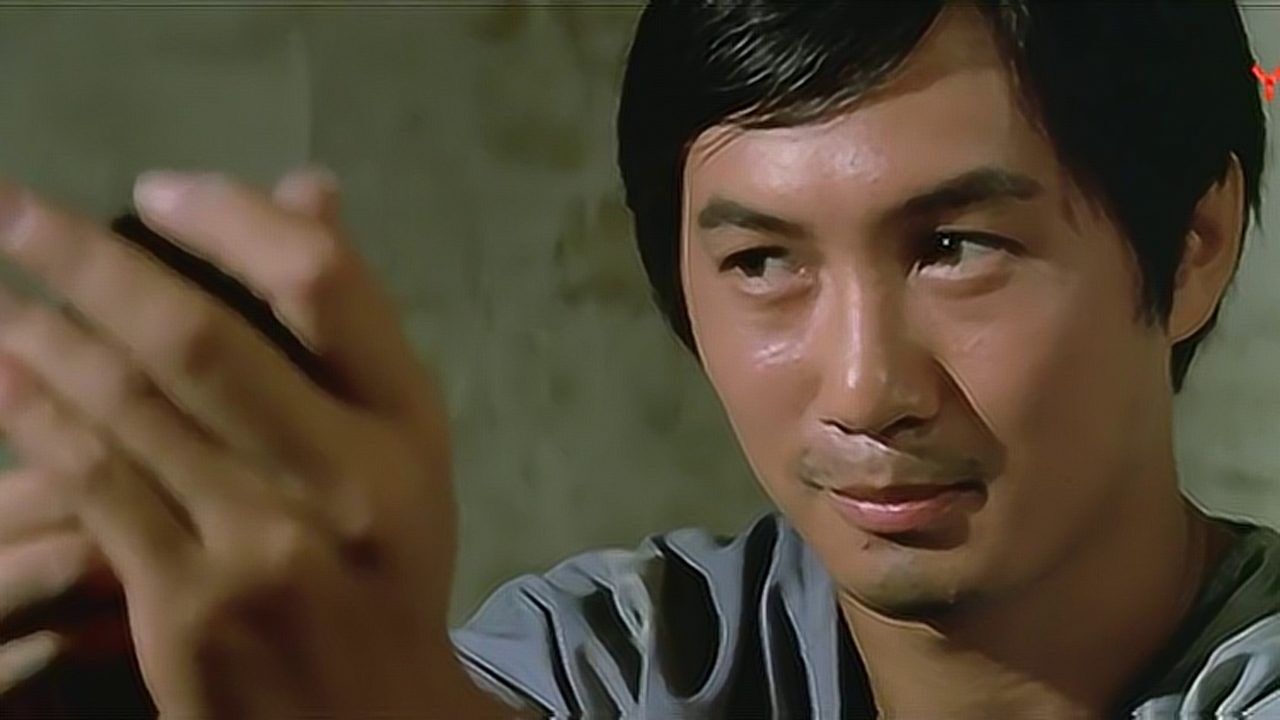 许冠文许冠杰俩人玩推牌九一个比一个厉害结果只赢一块带鱼