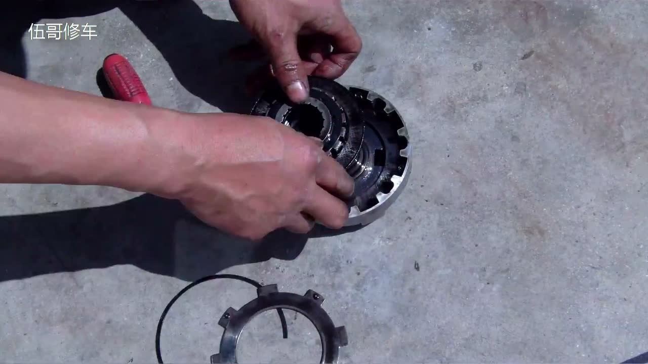 弯梁摩托车,自动离合器片安装方法,安装这样安装很实用