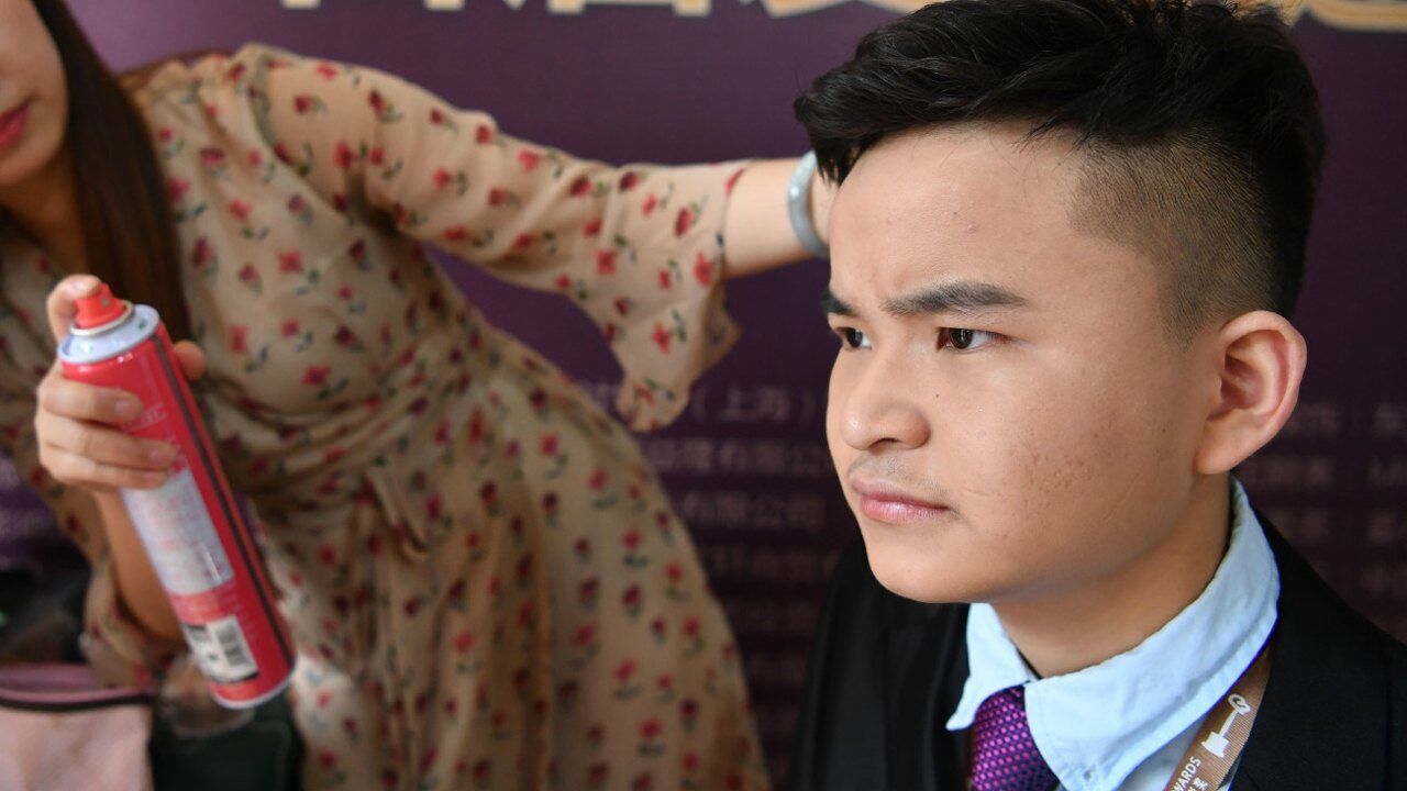 汶川地震"小英雄"林浩19岁了,已踏上演艺之路