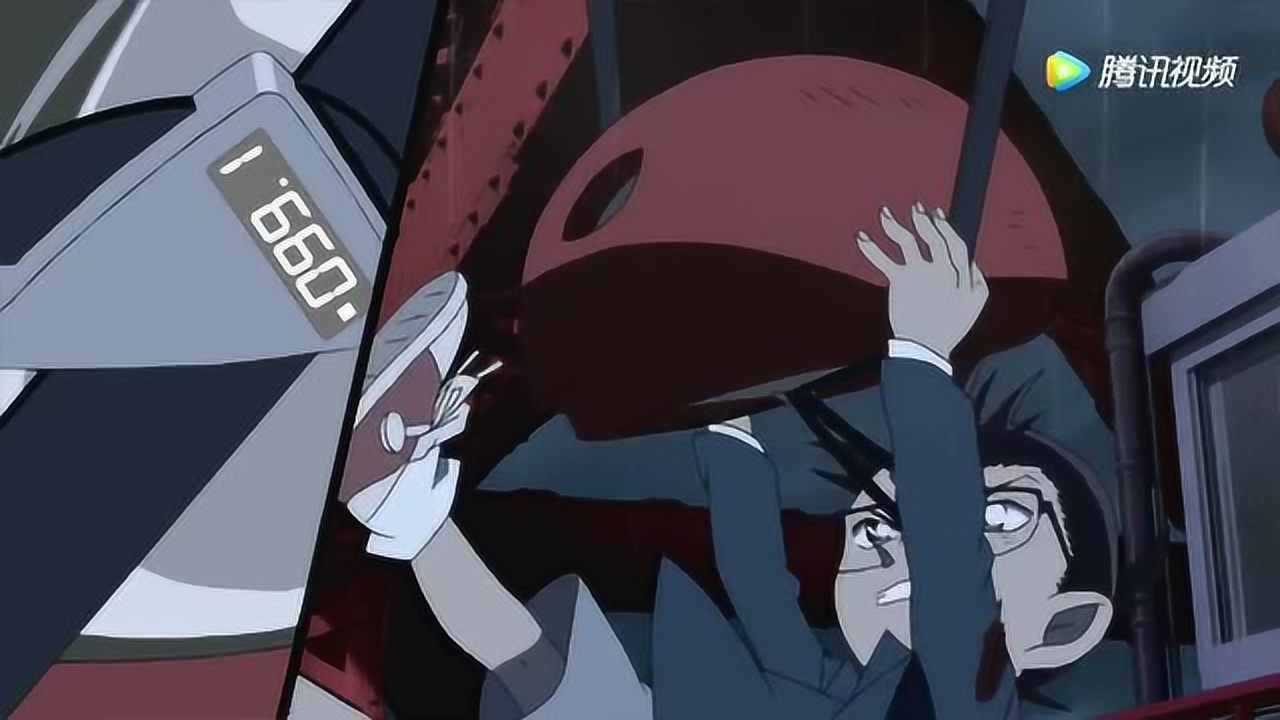 柯南用伸缩吊带击落武装直升机!琴酒当场懵!