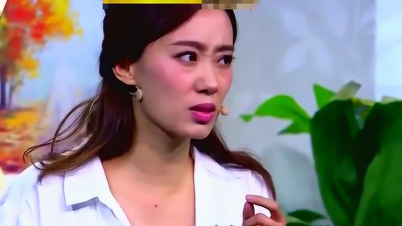 张小斐这段小品开场厉害了,观众都笑 了