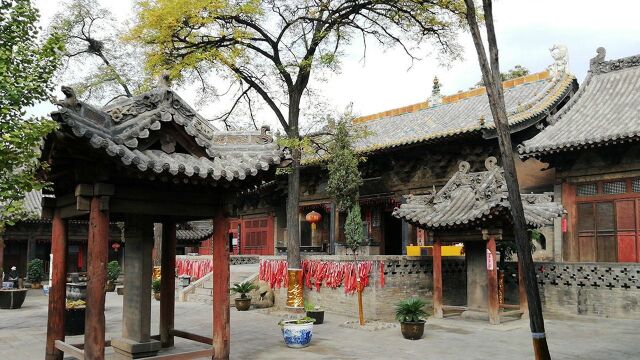 山西灵石有座明代寺院 古建壁画彩塑很精美