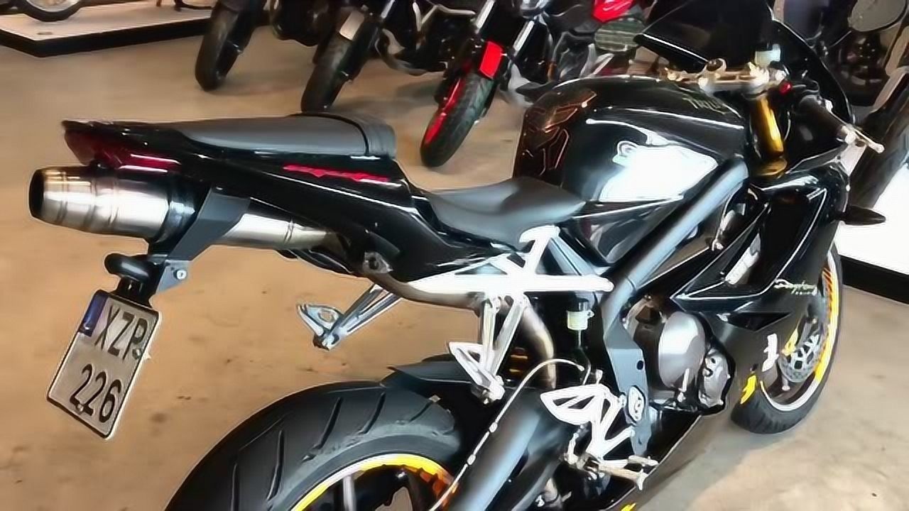 凯旋 daytona 675,这颜值与价格,看着就想提回家了!