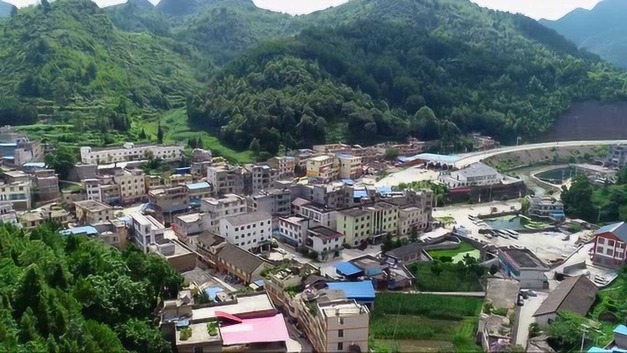 航拍:紫云县板当镇