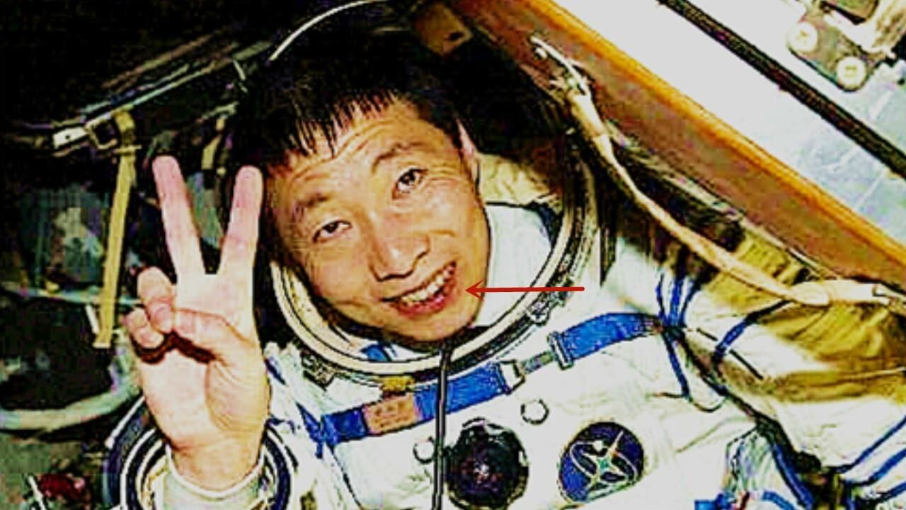为什么当年杨利伟出舱时嘴角带血?杨利伟:以为要死了_高清1080P在线观看平台_腾讯视频
