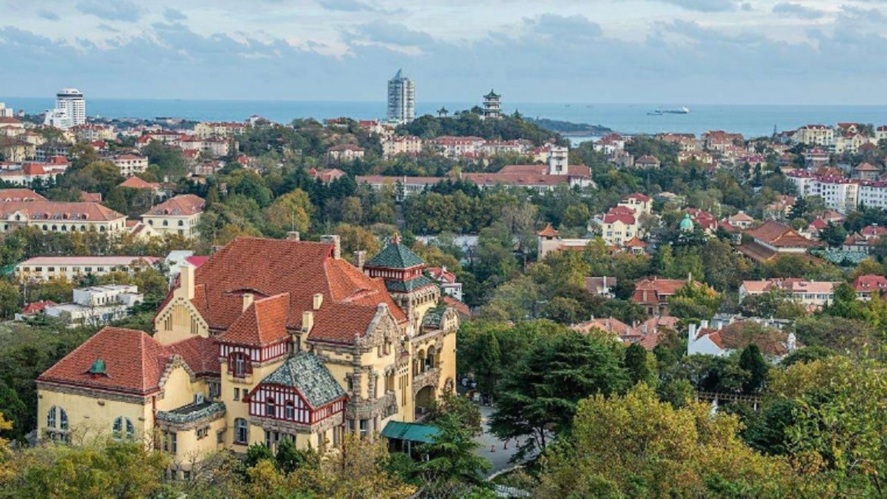 旅游探访青岛八大关环游古典欧式建筑群