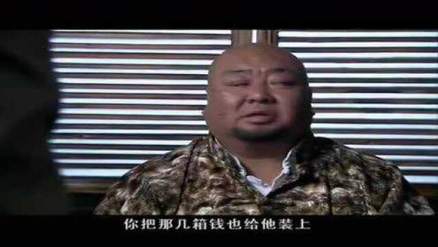 东陵大盗谭营长和韩德强故意缠住侯探长孙殿英取胜