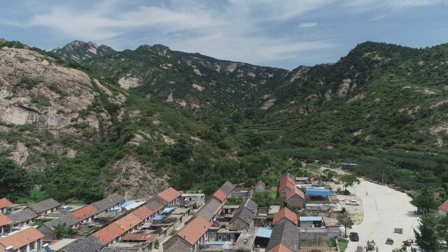 威海乳山市马石山区的夏季风光,用航拍视角感受一下