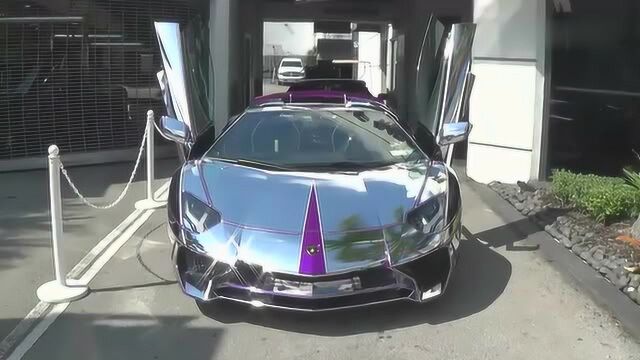 骚到没朋友了!电镀银Aventador SV 上街拉风