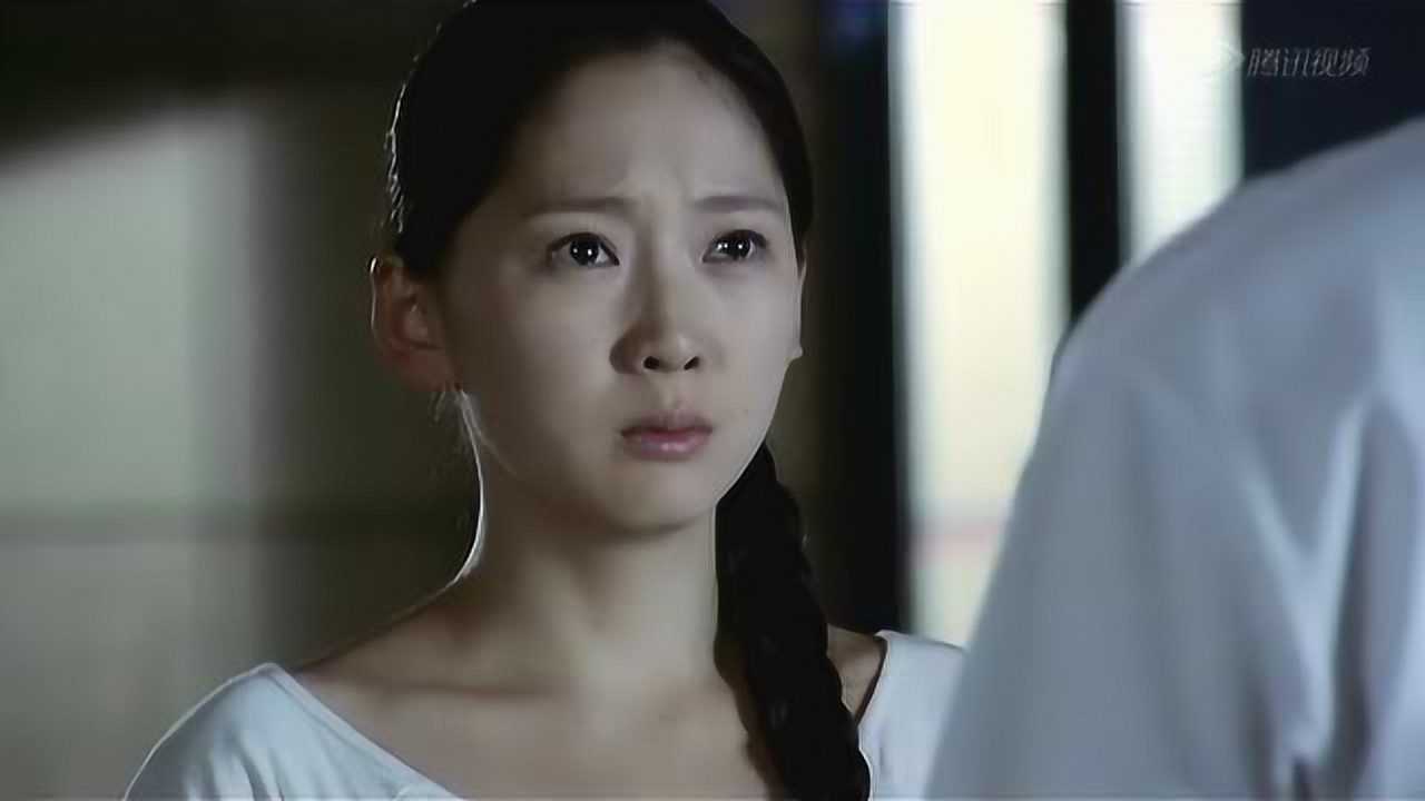 女学生拦住教授不让走假装可怜让教授心疼心机女