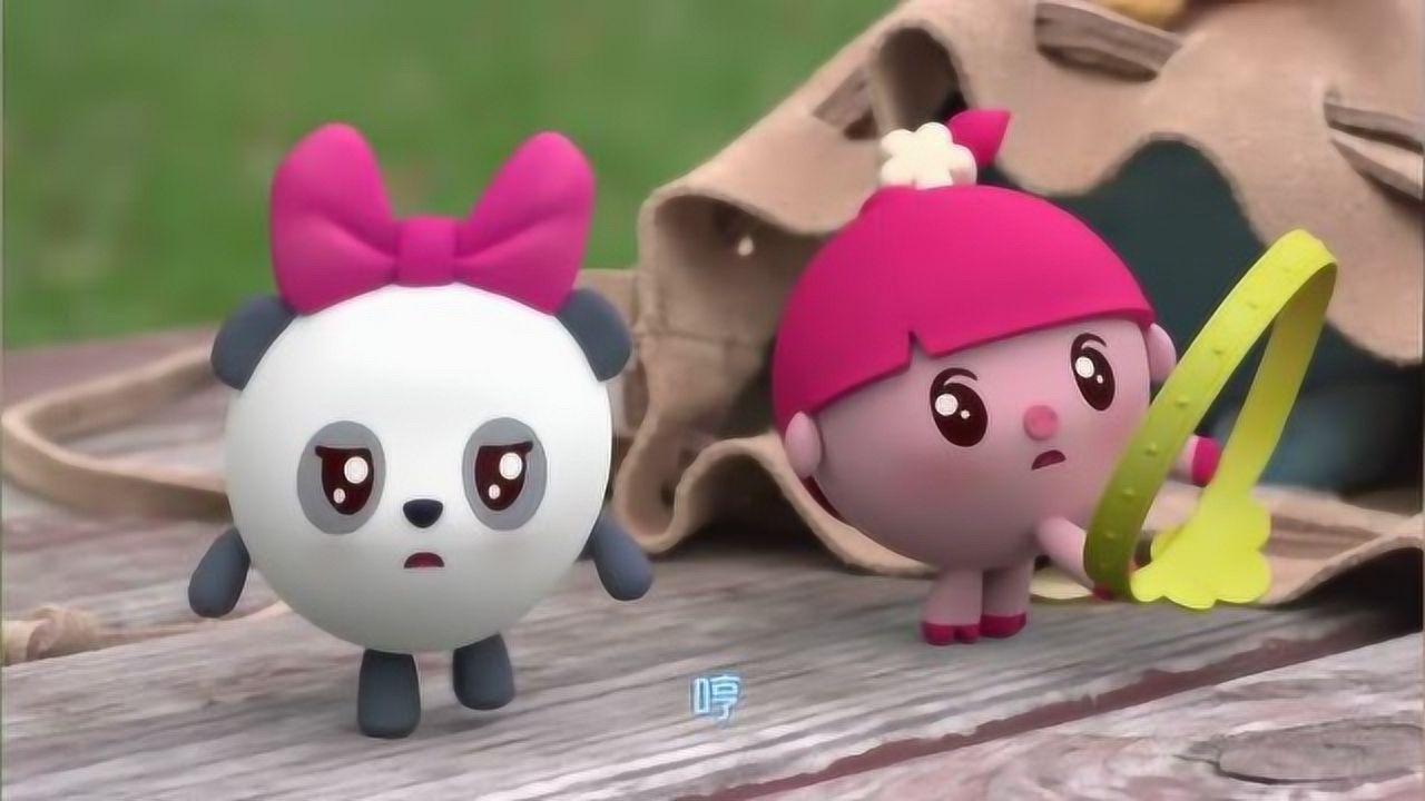 瑞奇宝宝妞妞捡到了一个王冠变成了小公主甜甜也想要戴