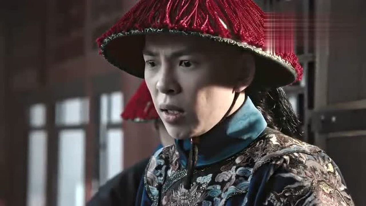 嬿婉艰难生下一位公主,因宫体受损两年内不能遇喜,进忠非常失望