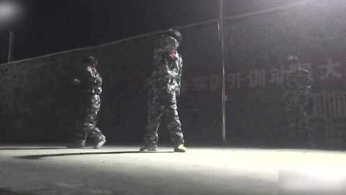 音乐一响就知道不简单，小学生热舞猜猜到底哪个是王者！ - 腾讯视频