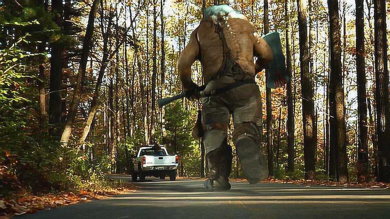 50米的高大变异巨人大肆屠杀人类目的就是供自己吃喝