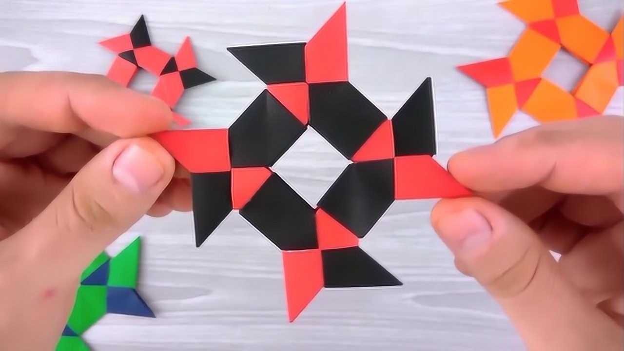 教你折纸忍者之星飞镖,做法非常简单,小朋友们最喜欢的折纸玩具