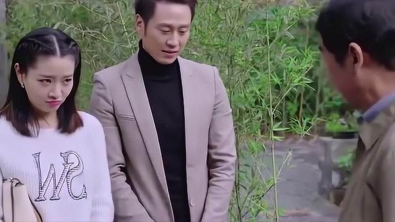 《老爸当家》郭崇与权水把鸡偷偷放回去