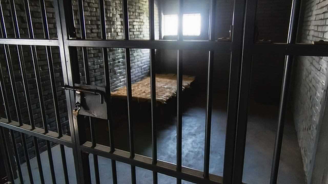 韩国两位前总统犯罪进监狱,为何狱中待遇相差如此之大?