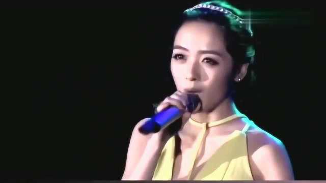 陶钰玉演唱《不是因为寂寞才想你》,等到下一个春秋,等到秋叶被红透