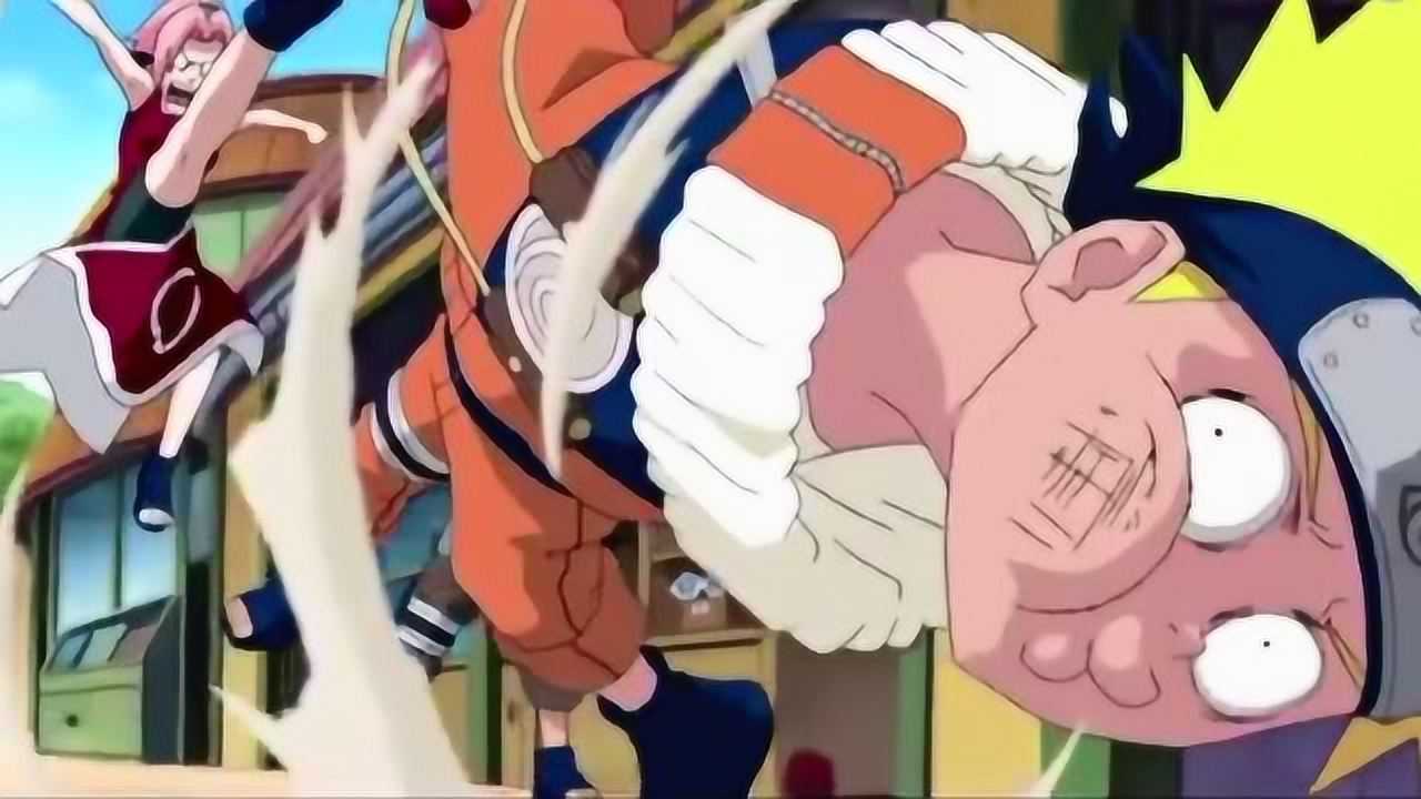 小樱以为鸣人碰到她的胸部, 揍了一顿鸣人