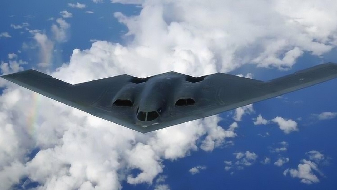 超帅的b2轰炸机宣传视频 有点科幻的感觉