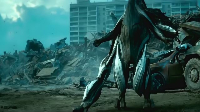 莫斯科陷落:小伙愤怒过头开枪射击外星人,没想到女友也中枪了!