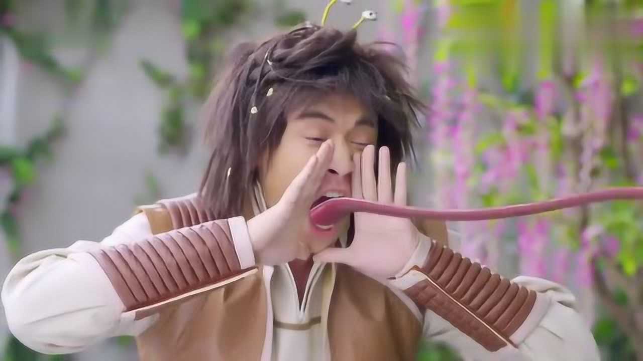 青蛙精和蜥蜴精伸出长舌头打架,结果不小心吻上去了,太逗了