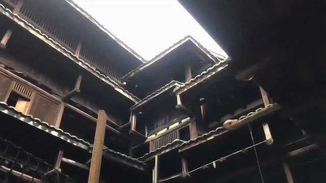 惊奇!福建山村藏着300年巨型“交椅”