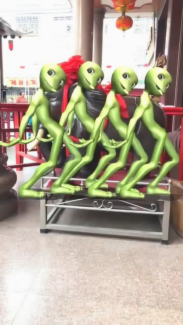 绿青蛙跳舞超酷的,这动作,太魔性了吧!