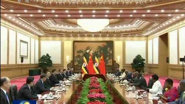 习近平同乌干达总统举行会谈