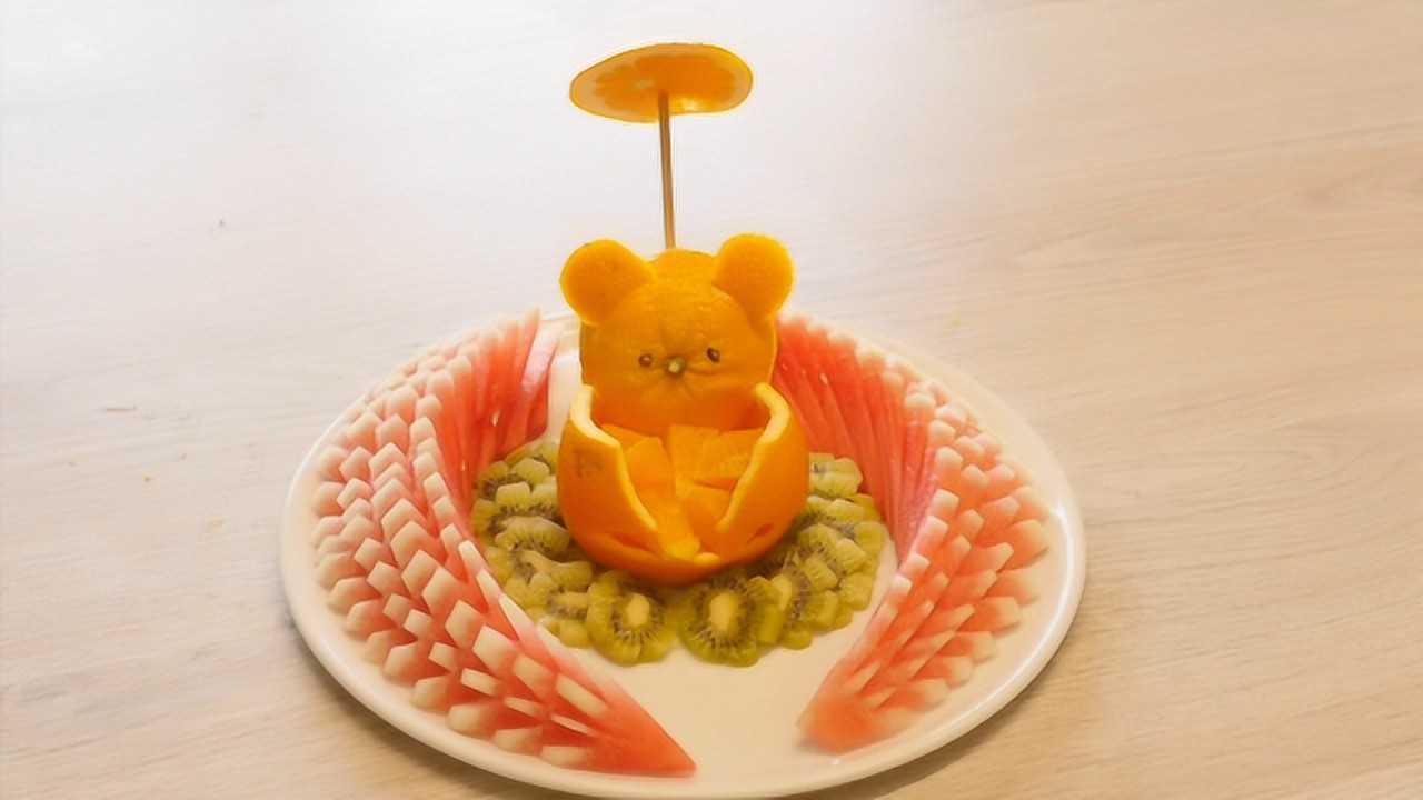 可爱的小熊水果拼盘