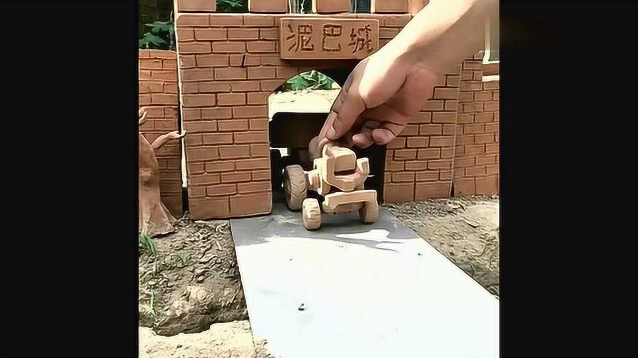 泥巴哥出城遇上收割机:师傅帮我收下麦子吧,腾腾腾腾腾腾!