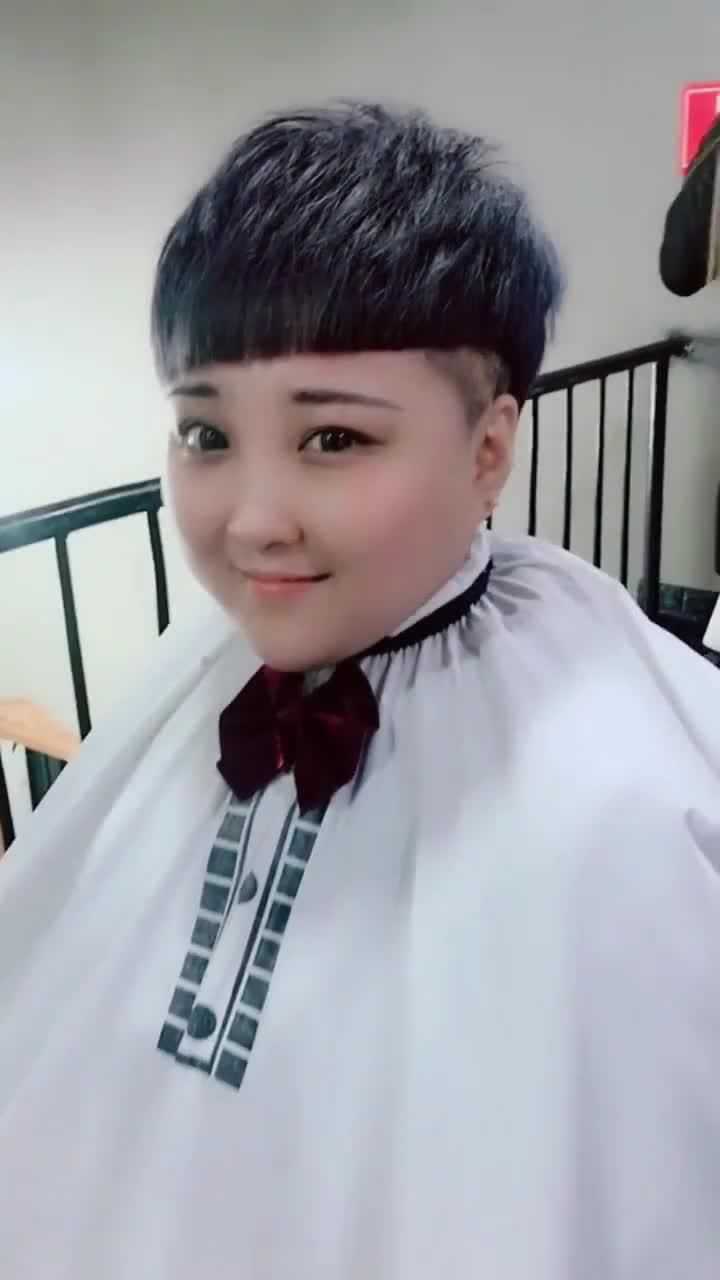 大脸盘子三款短发,第三款最喜欢,心动的感觉