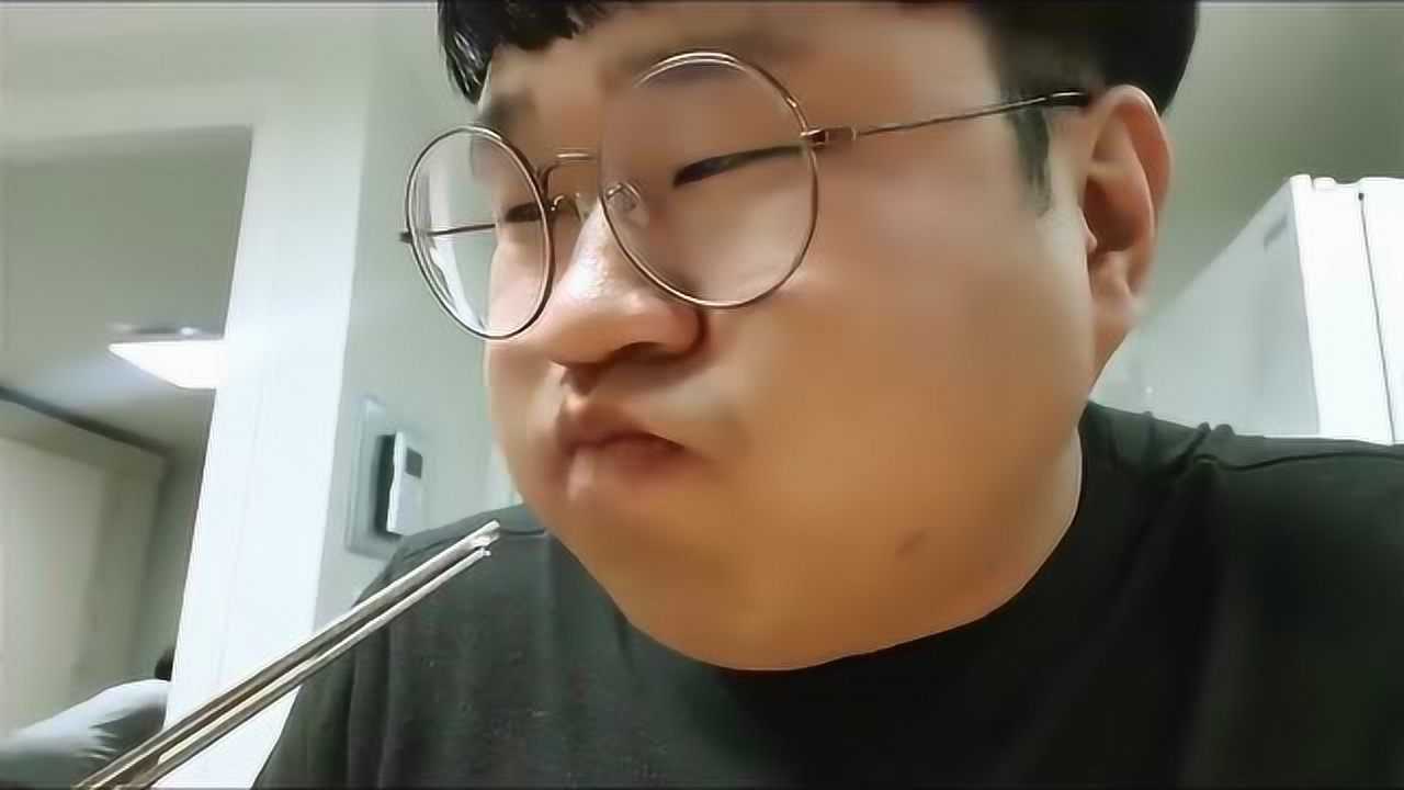 韩国大胃王小胖去朋友家做客网友你这脸皮也太厚了吧兄弟