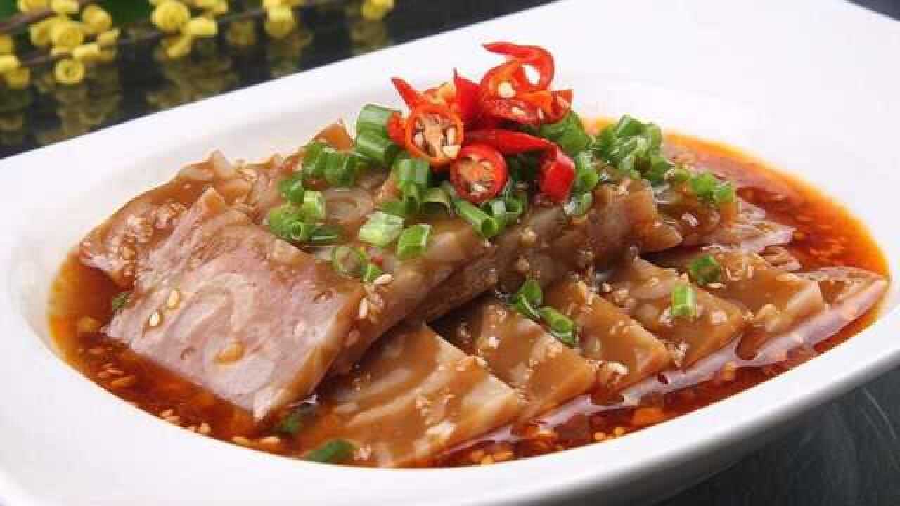 做猪皮冻时,直接下锅就错了,教你几个小技巧,肉冻不腥有弹性_腾讯视频}