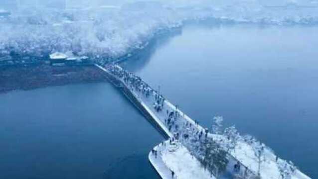 断桥残雪,西湖十景之一,一个浪漫而且美丽的地方