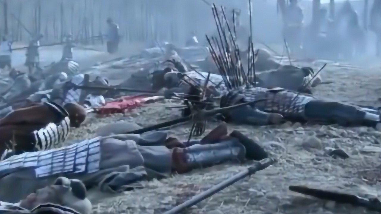 龙且遭到韩信的埋伏结果被弓箭手们万箭穿死这死的也太惨了