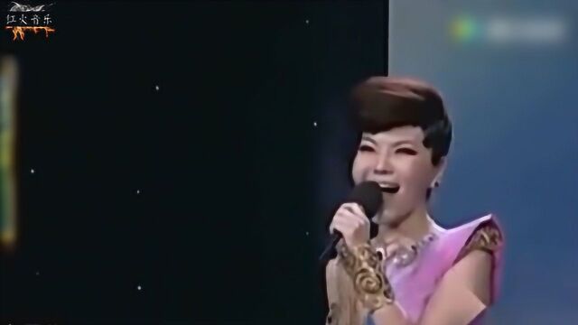 乌兰图雅经典歌曲《高原蓝》,嘹亮的嗓音,是我心中的高原蓝!