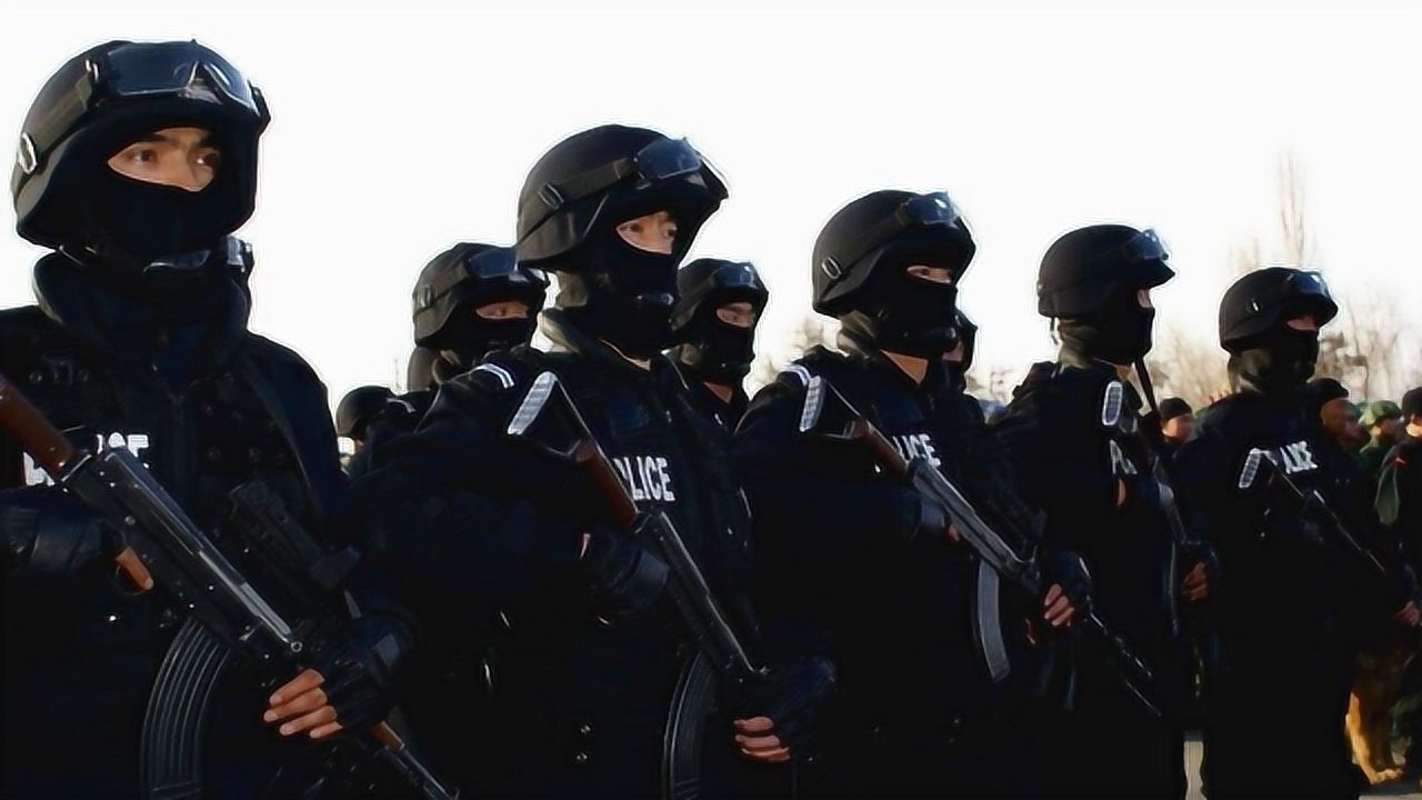 为什么特警带黑色面罩而特种兵要在脸上涂抹油彩这里大有玄机